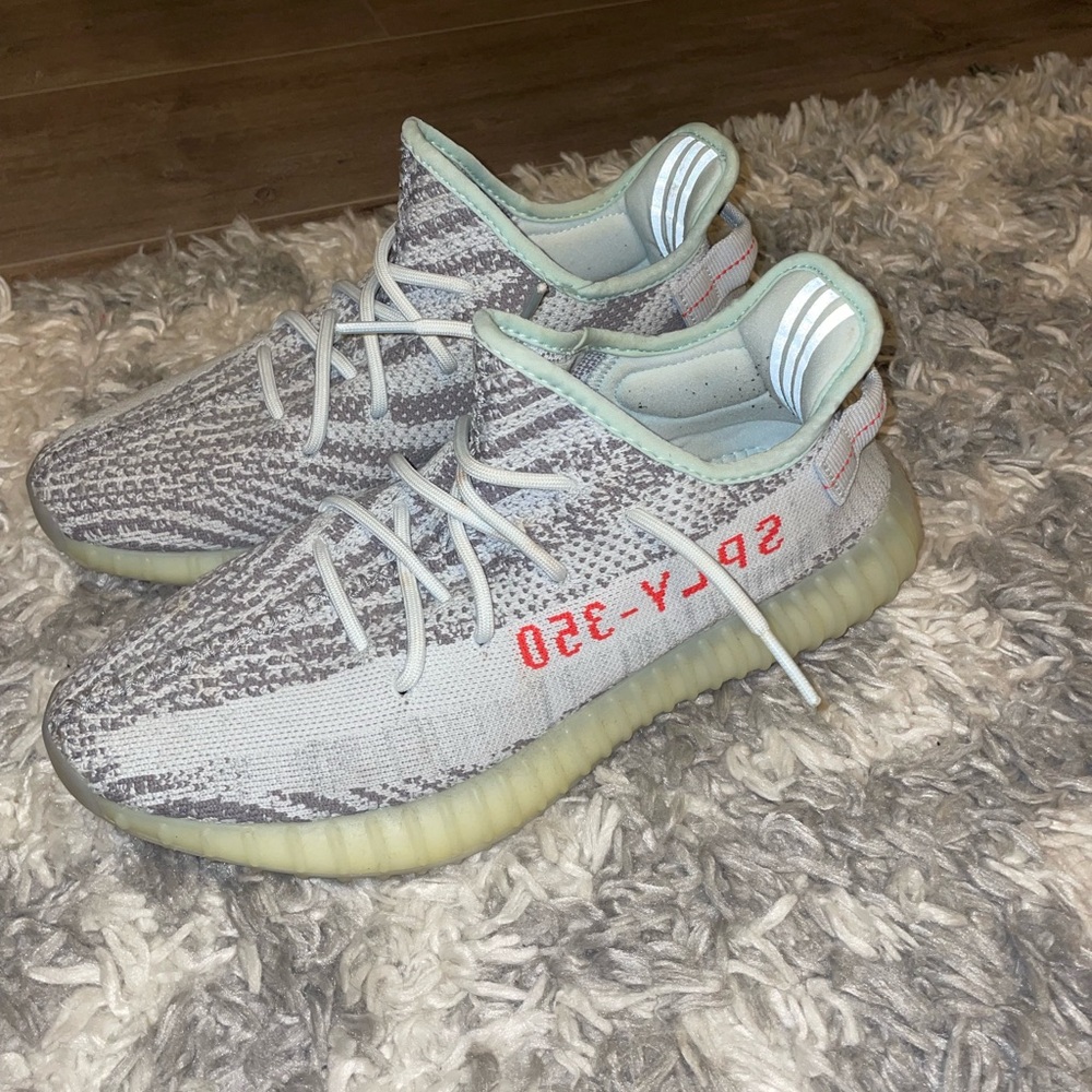 Yeezy 350 V2